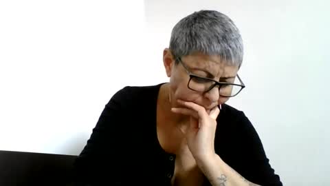 Snapshot of cuplu4346529860 chatting on 02.19.25 couple online show from 02.19.25