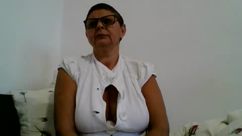 Snapshot of cuplu4346529860 chatting on 09.29.25 couple online show from 09.29.25