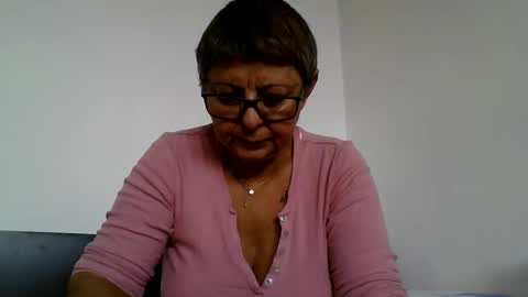 Snapshot of cuplu4346529860 chatting on 10.22.25 couple online show from 10.22.25