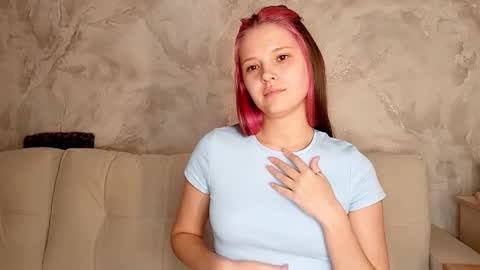 Snapshot of curious_enough chatting on 11.27.25 Miley online show from 11.27.25