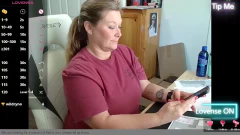 Snapshot of curiouscouple3143 chatting on 02.17.25 curious couple online show from 02.17.25