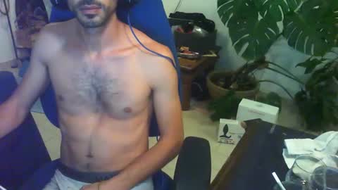 Snapshot of curiousgenie chatting on 11.01.25 curiousgenie online show from 11.01.25