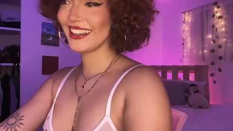 Snapshot of curls_emma chatting on 03.10.25 Emma online show from 03.10.25