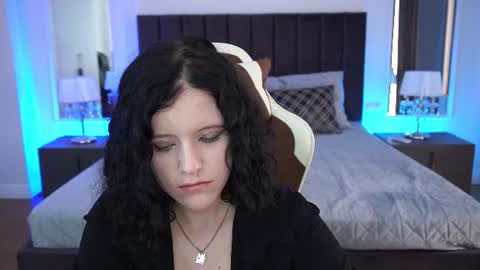 Snapshot of curly_cleo chatting on 08.04.26 curly_cleo online show from 08.04.26