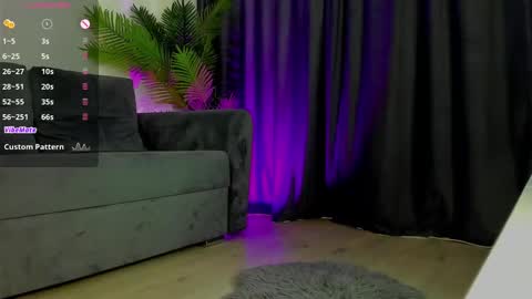 Snapshot of curlyanto chatting on 03.12.25 Antonia online show from 03.12.25