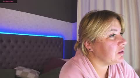 Snapshot of curlydreams chatting on 11.03.25 CurlyDreams online show from 11.03.25