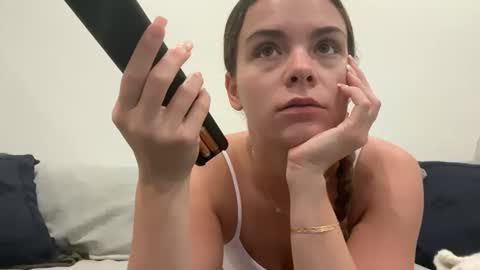 Snapshot of curlylatinaa chatting on 11.08.25 Curly Latina online show from 11.08.25