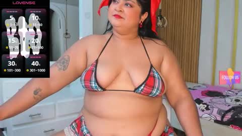 Snapshot of curvy_beauty_ chatting on 10.23.25 Hanna online show from 10.23.25
