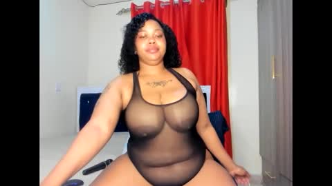 Curvy Latoya online show from 10.30.25