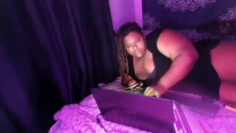 Snapshot of curvybcelinemixe chatting on 02.19.25 Cline  online show from 02.19.25