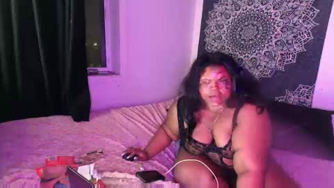 Snapshot of curvybcelinemixe chatting on 03.12.25 Cline  online show from 03.12.25