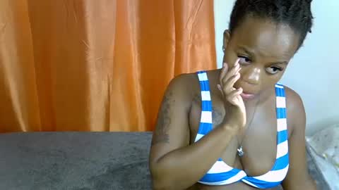 Snapshot of curvydollyy chatting on 07.18.26 sushydushi online show from 07.18.26