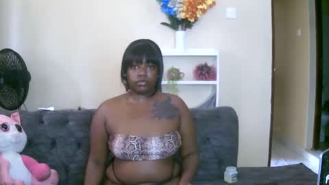 Snapshot of curvyebony1 chatting on 01.08.25 curtis online show from 01.08.25