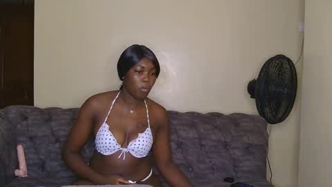 Snapshot of curvyebony1 chatting on 01.25.25 curtis online show from 01.25.25