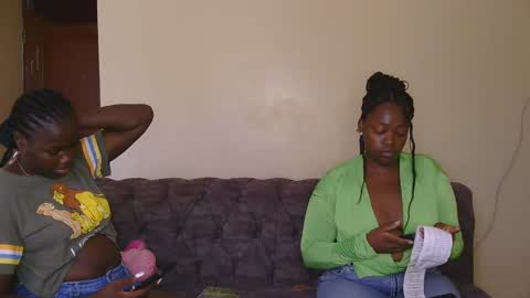 Snapshot of curvyebony1 chatting on 02.04.25 curtis online show from 02.04.25