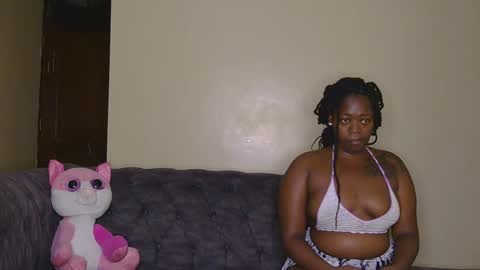 Snapshot of curvyebony1 chatting on 02.12.25 curtis online show from 02.12.25