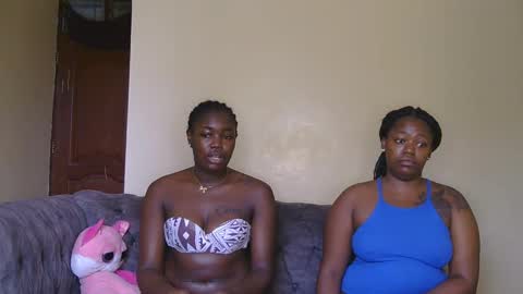 Snapshot of curvyebony1 chatting on 02.13.25 curtis online show from 02.13.25