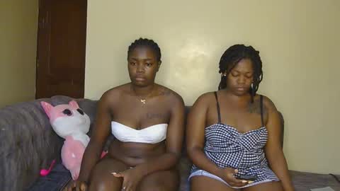 Snapshot of curvyebony1 chatting on 02.14.25 curtis online show from 02.14.25