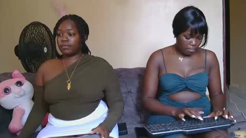Snapshot of curvyebony1 chatting on 02.16.25 curtis online show from 02.16.25