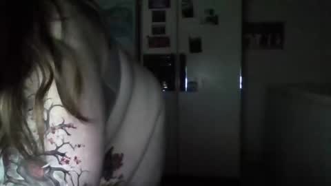 dahlia -kim online show from 01.25.25