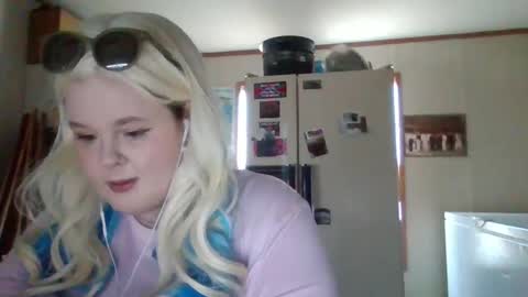 dahlia -kim online show from 03.08.25