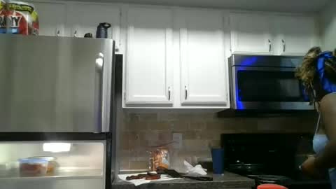 Snapshot of curvyychocolate chatting on 01.19.25 curvyychocolate online show from 01.19.25