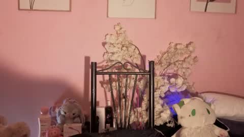 Snapshot of cute___hecate___ chatting on 06.21.26 cute___hecate___ online show from 06.21.26