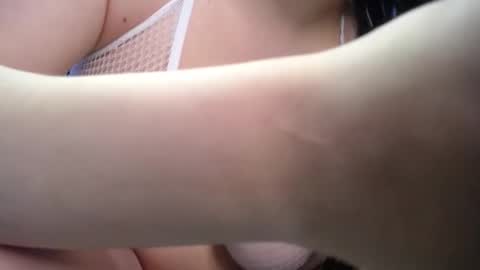 Snapshot of cute_angel_1 chatting on 09.22.25 cute_angel_1 online show from 09.22.25