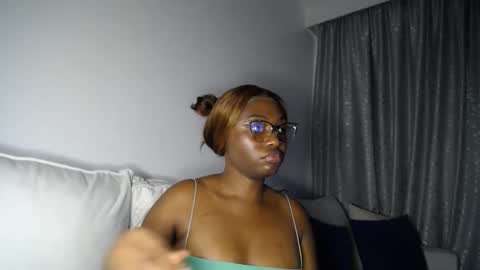 Snapshot of cute_ass18 chatting on 04.16.26 Liya online show from 04.16.26