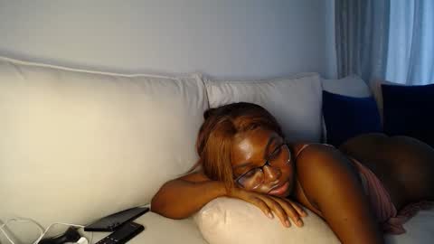 Snapshot of cute_ass18 chatting on 04.18.26 Liya online show from 04.18.26