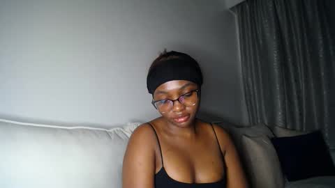 Snapshot of cute_ass18 chatting on 04.20.26 Liya online show from 04.20.26