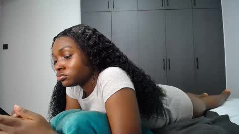 Snapshot of cute_ass18 chatting on 05.08.26 Liya online show from 05.08.26