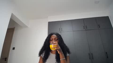 Snapshot of cute_ass18 chatting on 05.13.26 Liya online show from 05.13.26