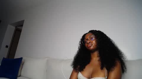Snapshot of cute_ass18 chatting on 05.16.26 Liya online show from 05.16.26
