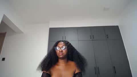 Snapshot of cute_ass18 chatting on 05.18.26 Liya online show from 05.18.26