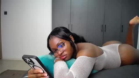 Snapshot of cute_ass18 chatting on 05.23.26 Liya online show from 05.23.26