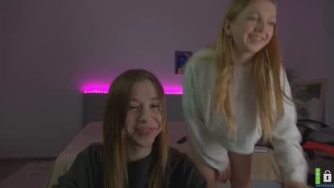 Snapshot of cute_beauty chatting on 12.22.24 Amanda online show from 12.22.24