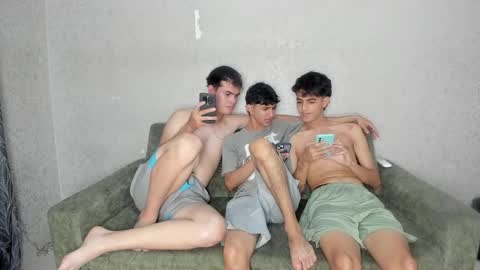 Snapshot of cute_boys18 chatting on 05.14.26 ARTURO-18 MATIAS-18 NIKOLAY-19 HADES-18 GABO-19 online show from 05.14.26