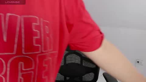 Snapshot of cute_cloe69 chatting on 11.28.25 cloe chanel online show from 11.28.25