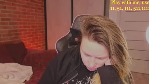 Everyday stream in the same time online show from 03.02.25