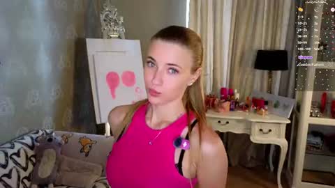 Snapshot of cute_fox_girl chatting on 06.10.26 Anne online show from 06.10.26