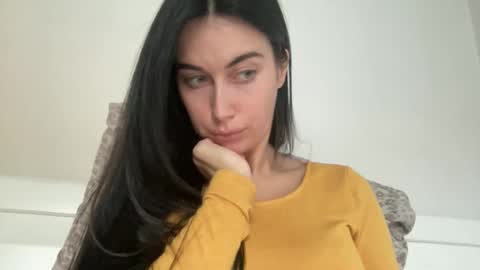 Snapshot of cute_kriss94 chatting on 10.28.25 cute_kriss94 online show from 10.28.25