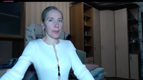 cute_lion_ online show from 11.12.25