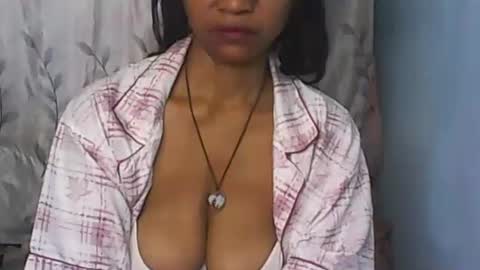 Snapshot of cute_moll chatting on 10.30.25 murielle online show from 10.30.25