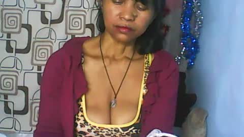 Snapshot of cute_moll chatting on 06.27.26 murielle online show from 06.27.26
