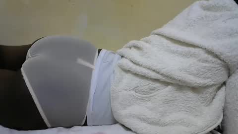 Snapshot of cute_perry chatting on 10.04.25 cute_perry online show from 10.04.25