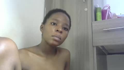 Snapshot of cute_sexy3 chatting on 02.16.25 SHARON online show from 02.16.25