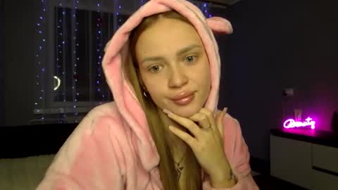 cute_shy06 online show from 12.17.25