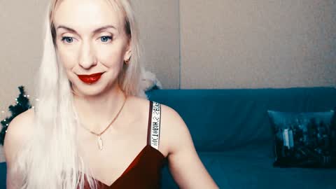 Snapshot of cute_smile_shy chatting on 01.07.25 cute_smile_shy online show from 01.07.25