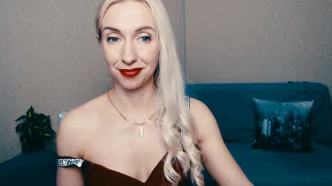 Snapshot of cute_smile_shy chatting on 01.25.25 cute_smile_shy online show from 01.25.25